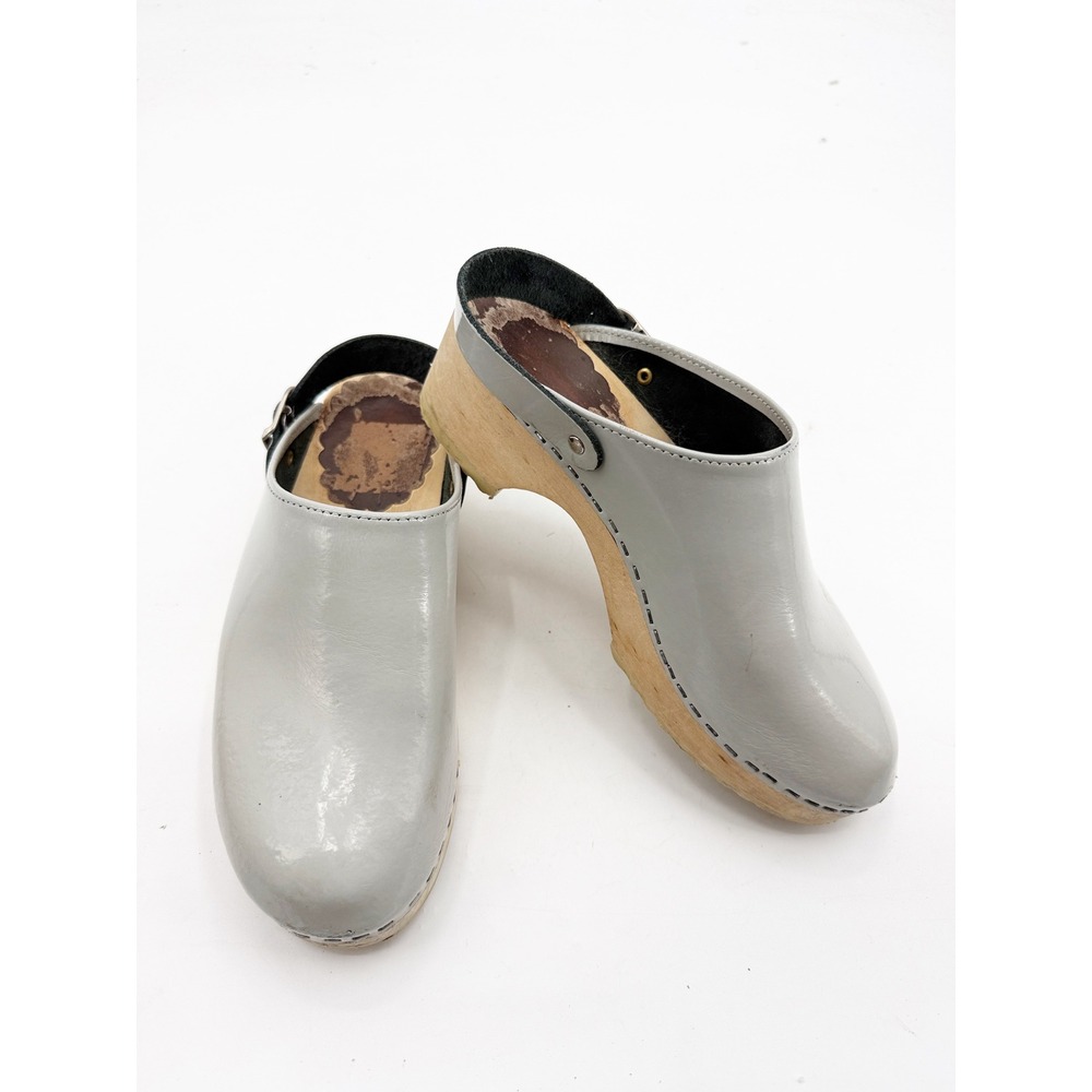 Hanna Andersson Womens Grey Patent Leather Wooden Slingback Clogs Size 39